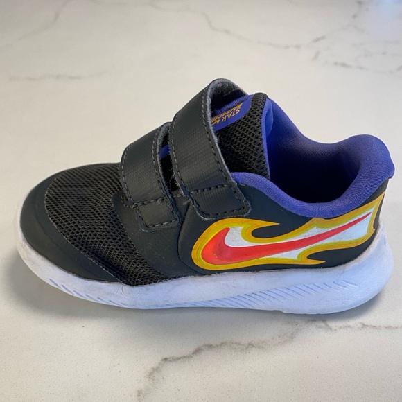 Nike Flame Running Shoes - Picture 7 of 8